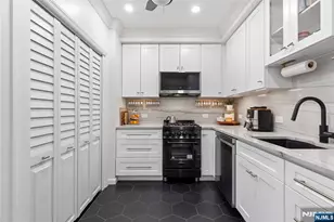 91 Coles Street 1, Jersey City, NJ 07302 - Photo 1