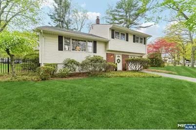 26 Burns Place, Cresskill, NJ 07626 - Photo 1