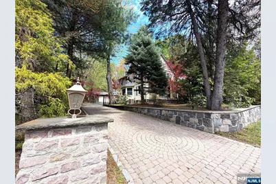 260 Glen Avenue, Midland Park, NJ 07432 - Photo 1