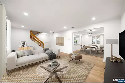 31 Hooks Lane, Edgewater, NJ 07020 - Photo 1