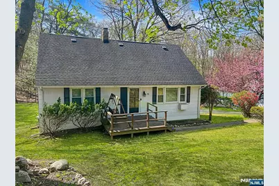 75 W Oakland Avenue, Oakland, NJ 07436 - Photo 1