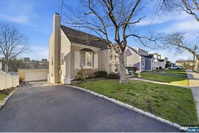 21 Park Place, Kearny, NJ 07032 - Photo 1