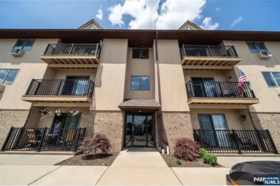 651 Riverside Avenue B17 #B17, Lyndhurst Township, NJ 07071 - Photo 1