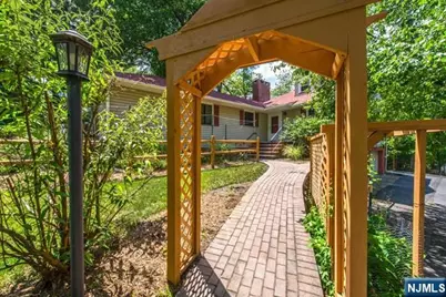 37 Grandview Place, Caldwell, NJ 07006 - Photo 1