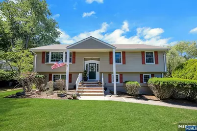 32 Tuscarora Drive, Oakland, NJ 07436 - Photo 1