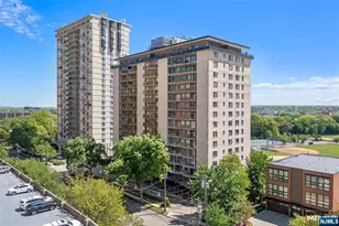 150 Overlook Ave 8D, Hackensack, NJ 07601 - Photo 1