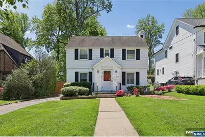 290 Winthrop Road, Teaneck Township, NJ 07666 - Photo 1