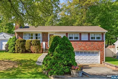 90 McNomee Street, Oakland, NJ 07436 - Photo 1