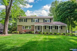 102 Robertson Dr, Wyckoff Township, NJ 07481 - Photo 1