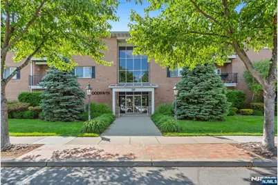 289 Valley Boulevard 2D #2D, Wood Ridge, NJ 07075 - Photo 1