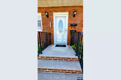 648 Milton Avenue 2nd Floor #2nd floor, Lyndhurst Township, NJ 07071 - Photo 1