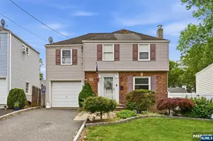 32 Lerome Pl, Teaneck Township, NJ 07666 - Photo 1