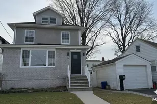 34 Kearney St, Lyndhurst Township, NJ 07071 - Photo 1