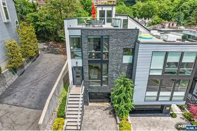 14 Hooks Lane, Edgewater, NJ 07020 - Photo 1