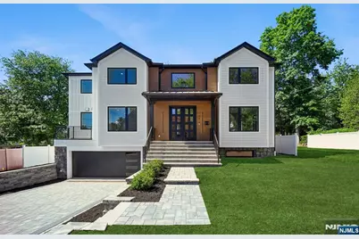 33 Lincoln Avenue, River Edge, NJ 07661 - Photo 1