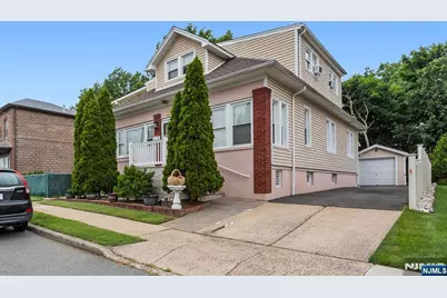 39 Chamberlain Avenue, Elmwood Park, NJ 07407 - Photo 1