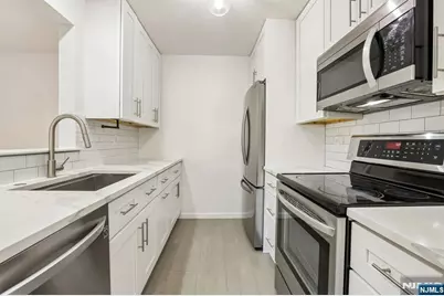 100 Crown Court 471 #471, Edgewater, NJ 07020 - Photo 1