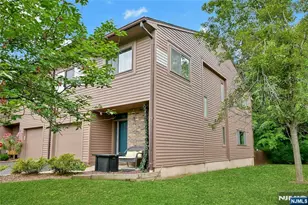211 Yorktowne Ct 211F, Washington Township, NJ 07676 - Photo 1