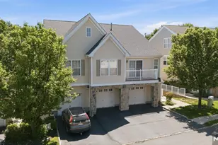 28 Mountainside Dr, Pompton Lakes, NJ 07442 - Photo 1