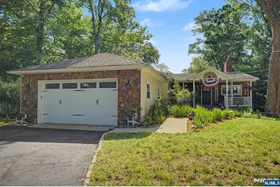 29 Minnehaha Boulevard, Oakland, NJ 07436 - Photo 1