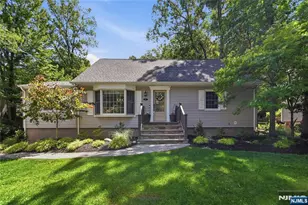 49 Skytop Dr, Mahwah, NJ 07430 - Photo 1