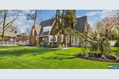 206 Lakeview Avenue, Leonia, NJ 07605 - Photo 1