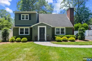 95 Edison St, Wyckoff Township, NJ 07481 - Photo 1
