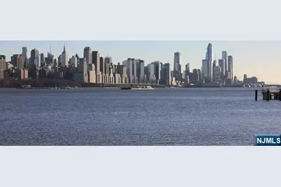 331 Promenade, Edgewater, NJ 07020 - Photo 1