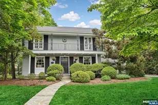 37 Van Dyke Dr, Ho Ho Kus, NJ 07423 - Photo 1