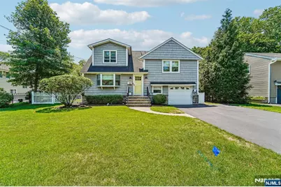 252 Canterbury Place, Ridgewood, NJ 07450 - Photo 1