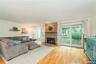 122 Macleish Ct, Mahwah, NJ 07430 - Photo 1