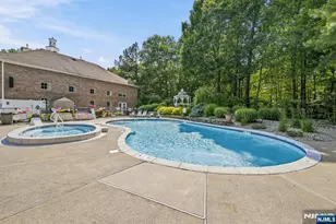 2 Richmond Road 302, West Milford, NJ 07480 - Photo 1