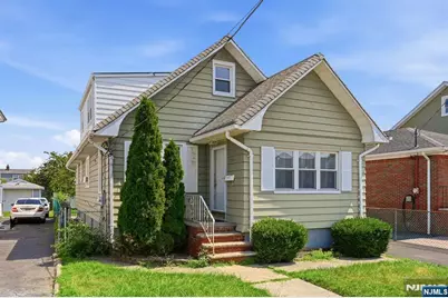 719 Teneyck Avenue, Lyndhurst Township, NJ 07071 - Photo 1