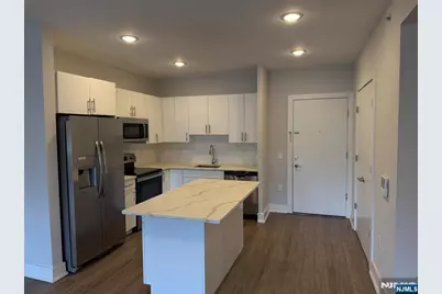 1685 Bergen Boulevard 702 #702, Fort Lee, NJ 07024 - Photo 1