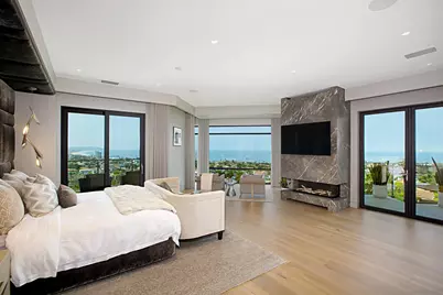  5416 Candlelight Dr, La Jolla, CA 92037 - Photo 17