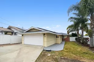 212 S Wisconsin St, Fallbrook, CA 92028 - Photo 1