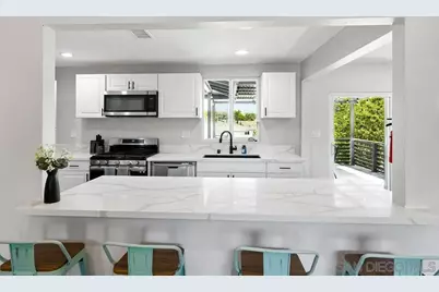  520 Grant Street, Oceanside, CA 92054 - Photo 7