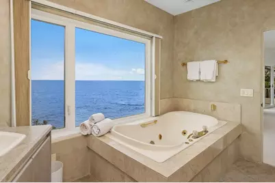  5716 Dolphin Pl, La Jolla, CA 92037 - Photo 29