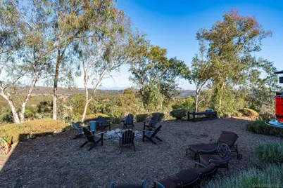  23898 Crown Hill Ln, Escondido, CA 92027 - Photo 13