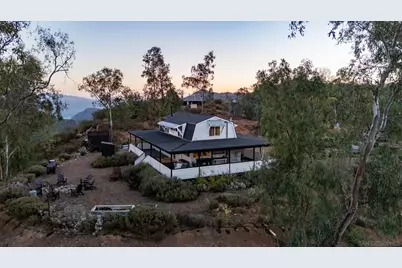  23898 Crown Hill Ln, Escondido, CA 92027 - Photo 3