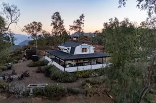 23898 Crown Hill Ln, Escondido, CA 92027 - Photo 3