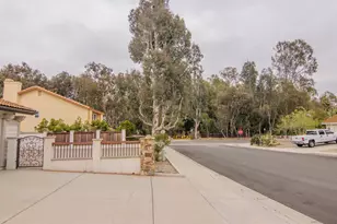 1713 Cameo Dr, Vista, CA 92083 - Photo 7