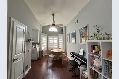  115 Huntington, Irvine, CA 92620 - Photo 5