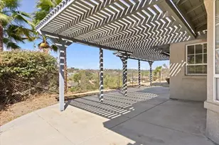 2749 Los Alisos Dr, Fallbrook, CA 92028 - Photo 13