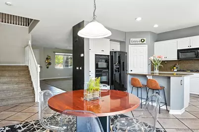  38200 Camarada Ln, Murrieta, CA 92563 - Photo 11