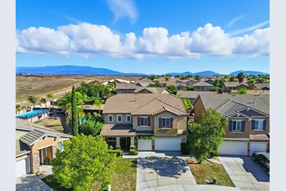  38200 Camarada Ln, Murrieta, CA 92563 - Photo 5