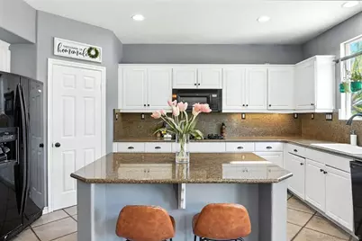  38200 Camarada Ln, Murrieta, CA 92563 - Photo 17