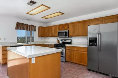  408 Shadow Tree Dr, Oceanside, CA 92058 - Photo 9