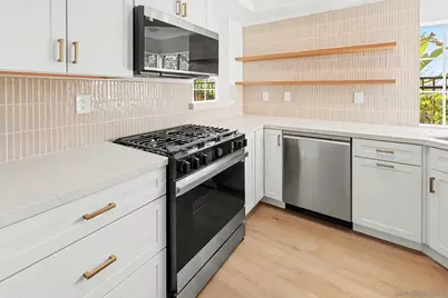  3867 Creststone Pl, San Diego, CA 92130 - Photo 5