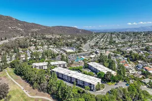 7835 Cowles Mountain Ct, San Diego, CA 92119 - Photo 17